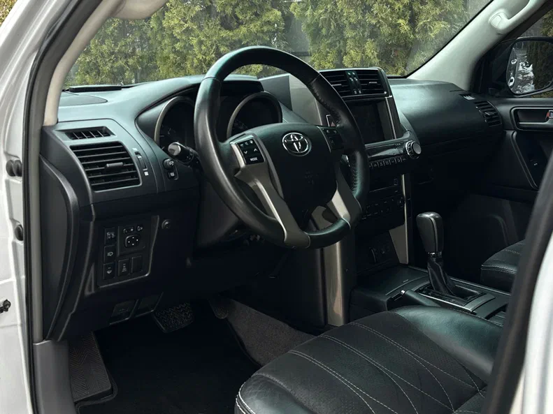 Toyota Land Cruiser Prado 2011 - 5