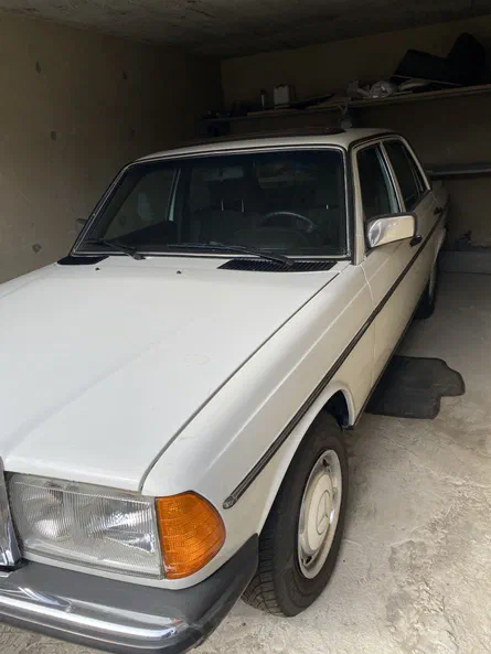 Mercedes-Benz W123 1982