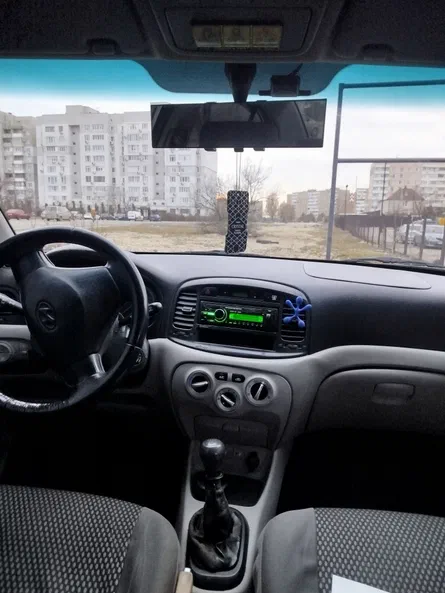 Hyundai Accent 2008 - 16