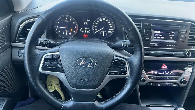 Hyundai Elantra 2018 - 9