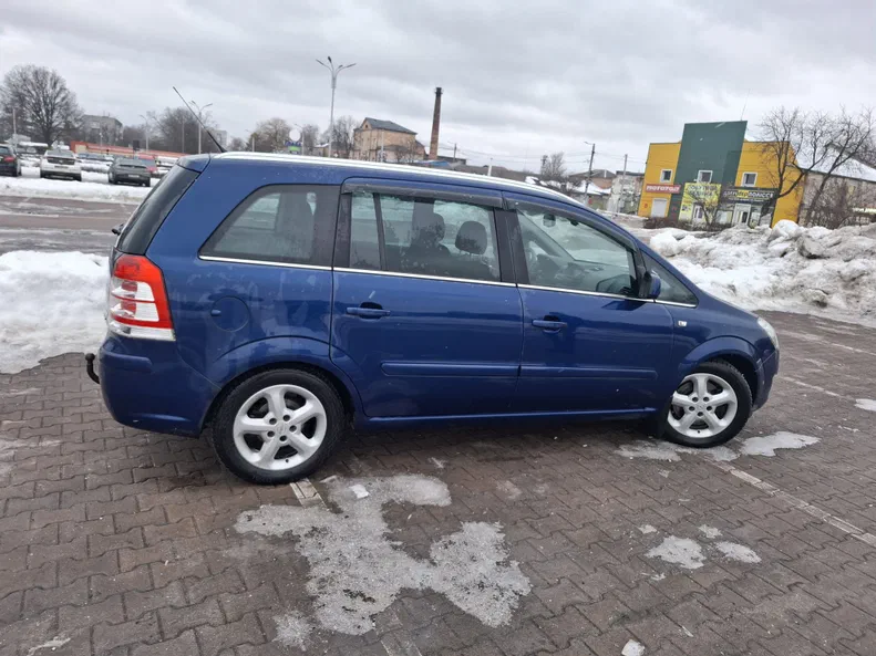 Opel Zafira 2009 - 6