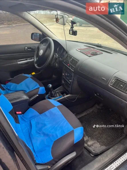 Volkswagen Golf 2003