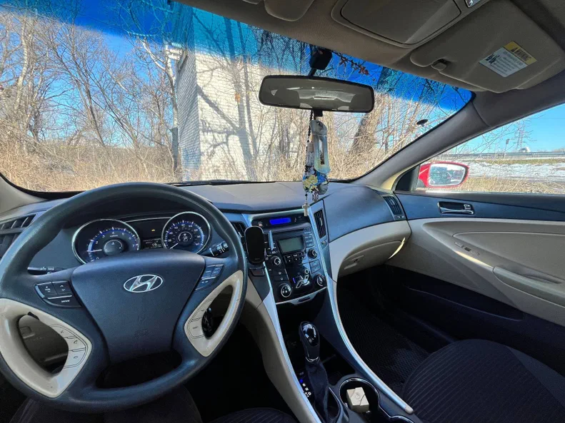 Hyundai Sonata 2011 - 10