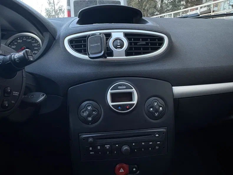 Renault Clio 2009 - 16