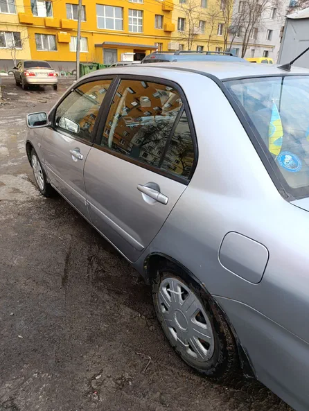 Mitsubishi Lancer 2005