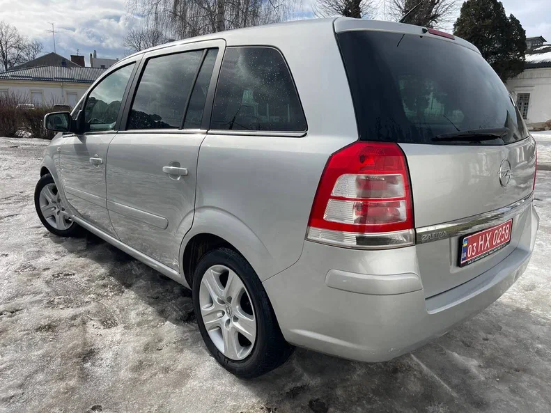 Opel Zafira 2010 - 30