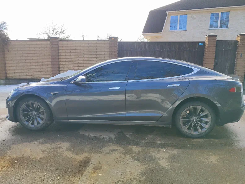 Tesla Model S 2018