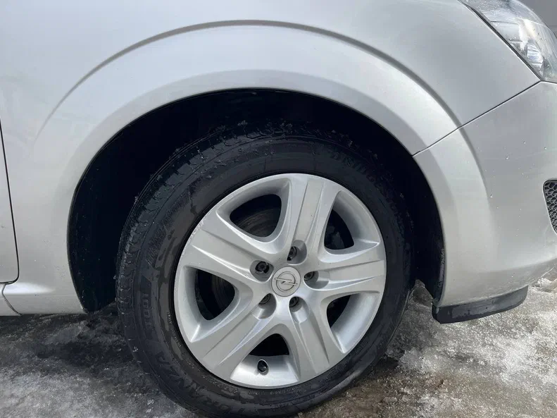 Opel Zafira 2010 - 11