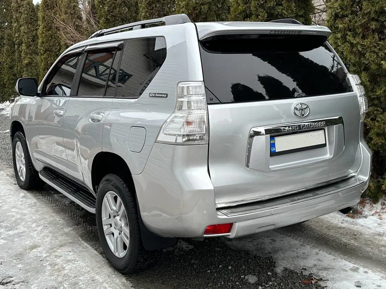 Toyota Land Cruiser Prado 2011 - 6