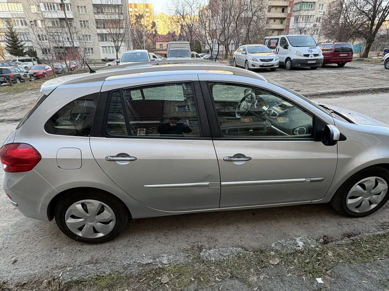 Renault Clio 2009 - 18