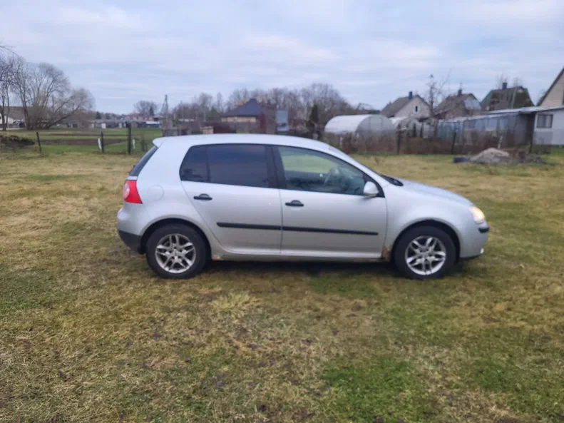 Volkswagen Golf 2004