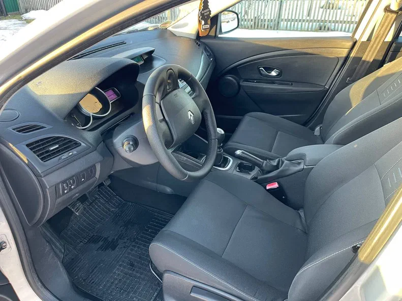 Renault Megane 2010 - 21