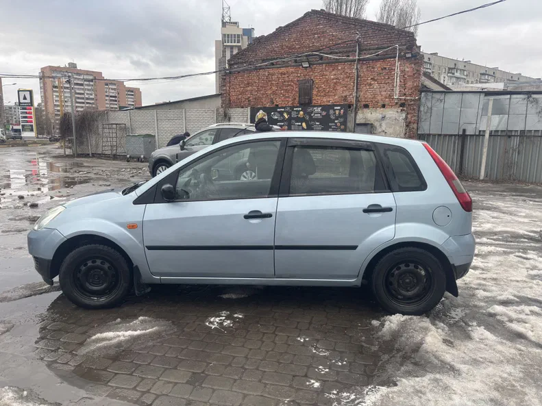 Ford Fiesta 2005 - 5