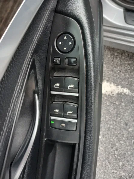 BMW 5 серія 2010 - 19