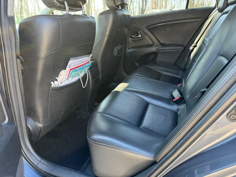 Toyota Avensis 2008 - 8