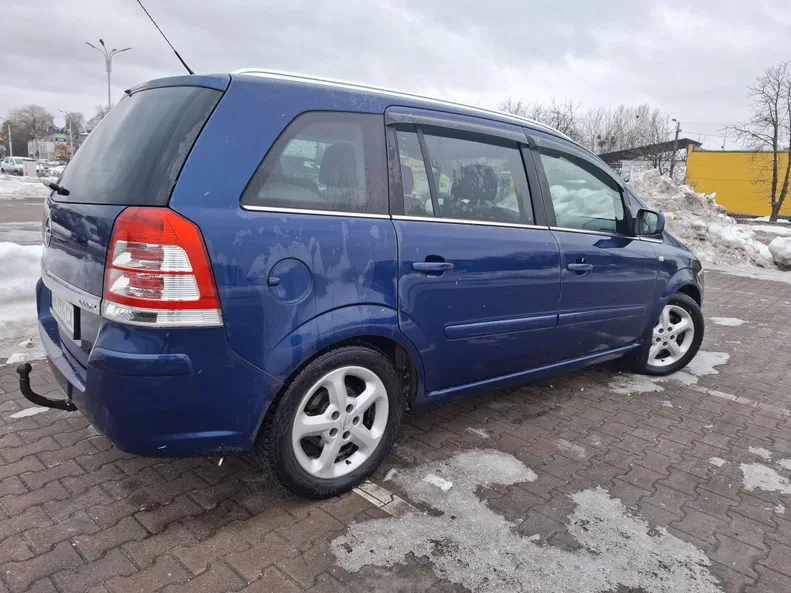 Opel Zafira 2009 - 8