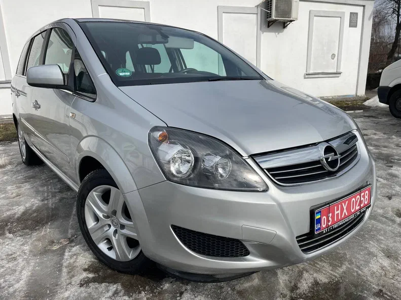 Opel Zafira 2010 - 17