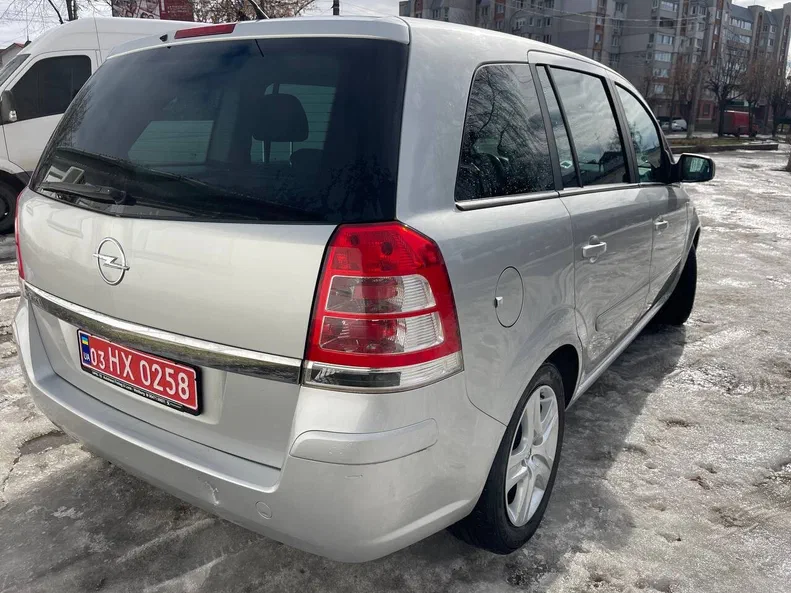 Opel Zafira 2010 - 29