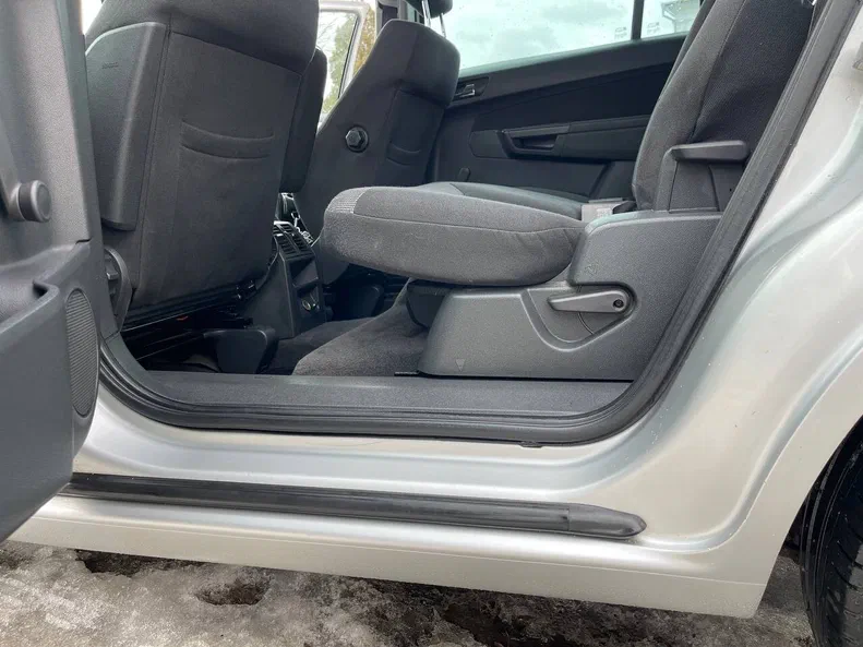 Opel Zafira 2010 - 35