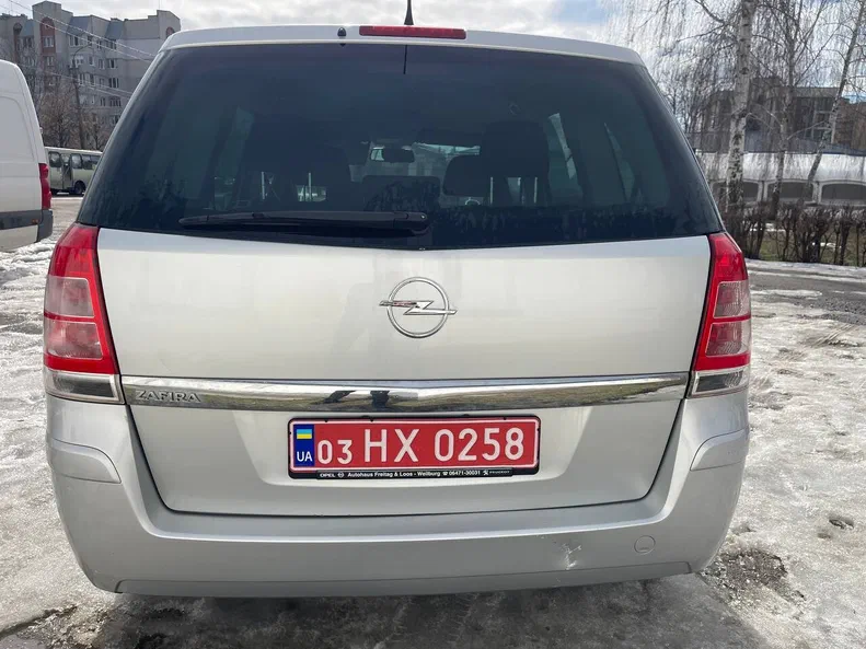 Opel Zafira 2010 - 10