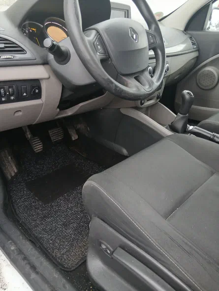 Renault Megane 2012 - 19