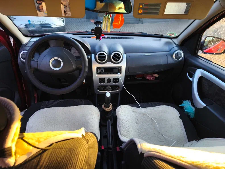 Dacia Sandero 2009 - 10