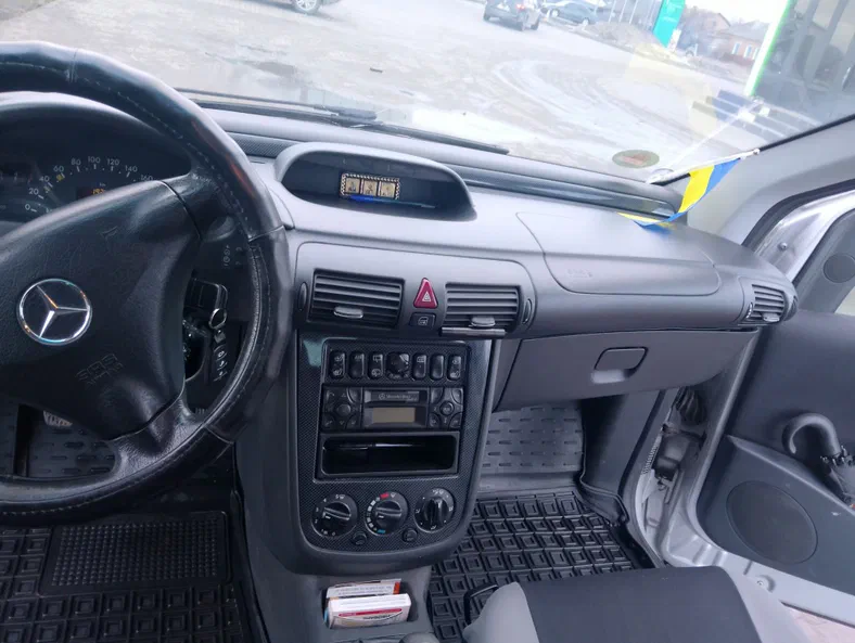 Mercedes-Benz Vaneo 2004 - 13