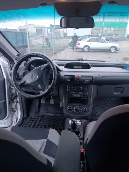 Mercedes-Benz Vaneo 2004 - 20