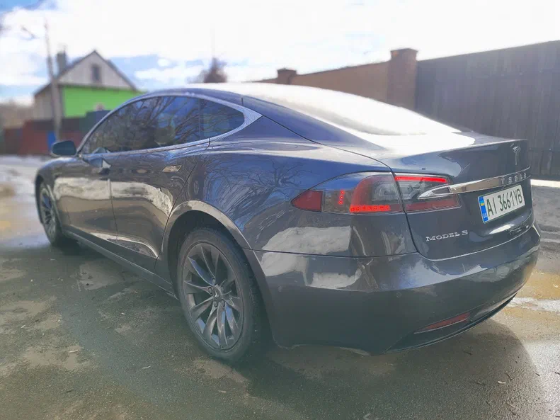 Tesla Model S 2018 - 9