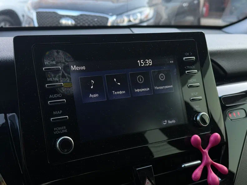 Toyota Camry 2021 - 11