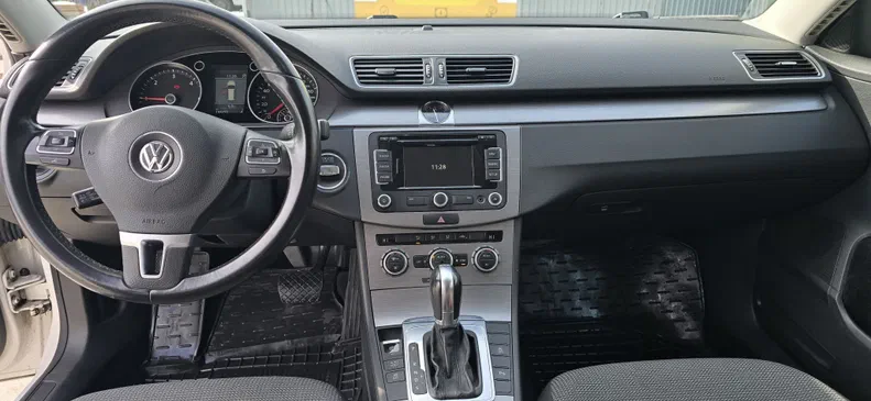 Volkswagen Passat 2012 - 8