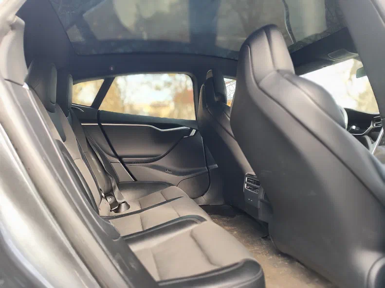 Tesla Model S 2018 - 15