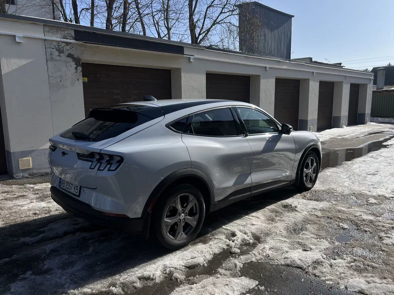 Ford Mustang Mach-E 2023 - 19