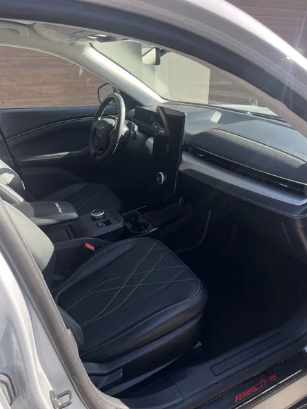 Ford Mustang Mach-E 2023 - 13