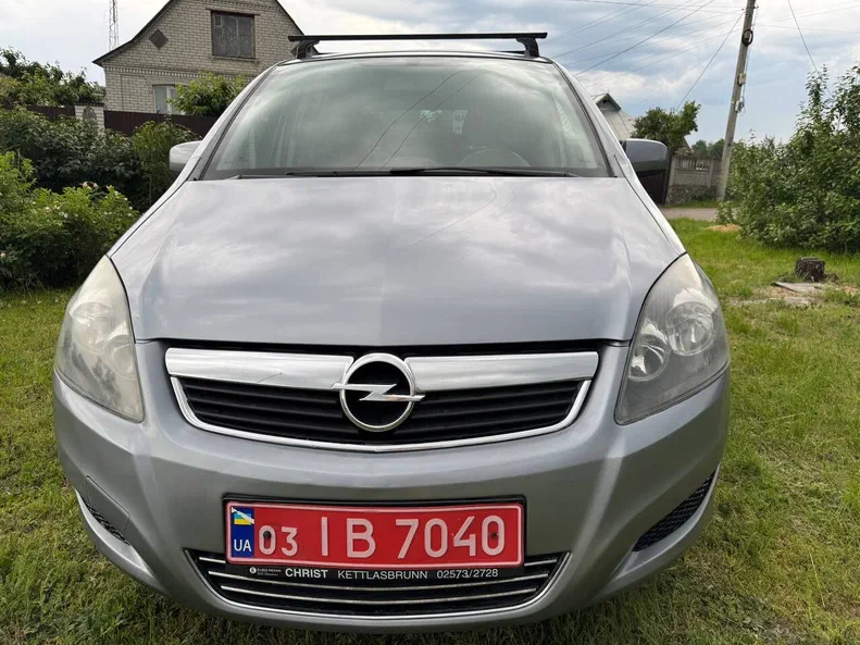 Opel Zafira 2010 - 8