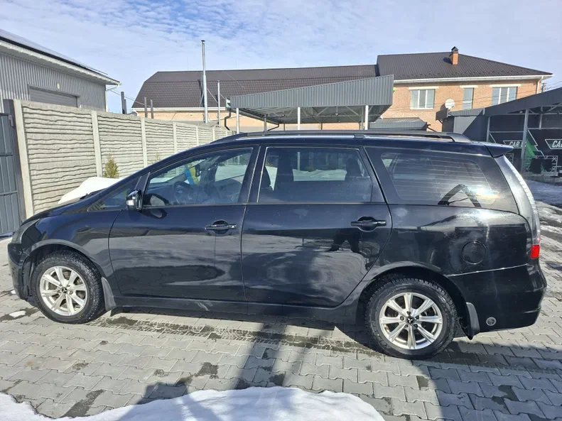 Mitsubishi Grandis 2004