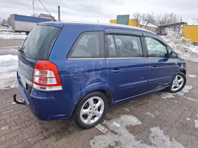 Opel Zafira 2009 - 13