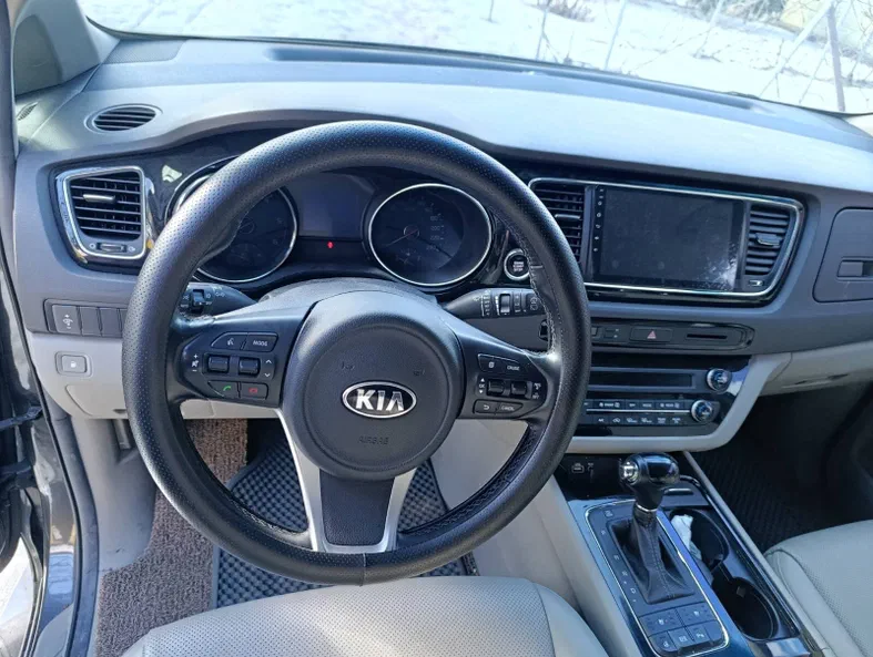 Kia Carnival 2015