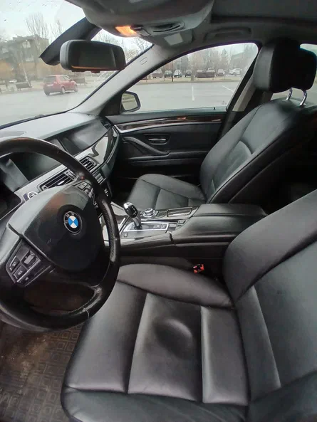 BMW 5 серія 2010 - 14