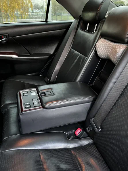 Toyota Camry 2011 - 19