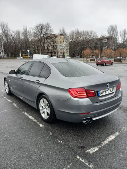 BMW 5 серія 2010 - 24