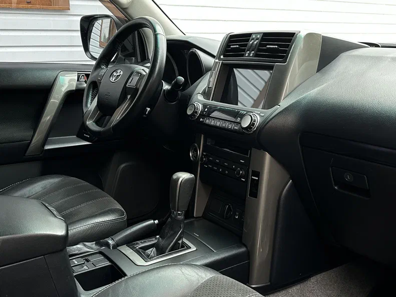 Toyota Land Cruiser Prado 2011 - 9