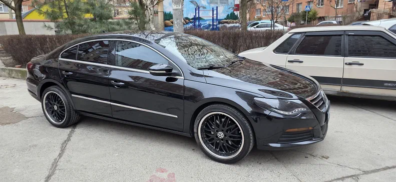 Volkswagen Passat CC 2011