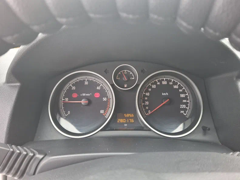 Opel Astra 2008 - 10