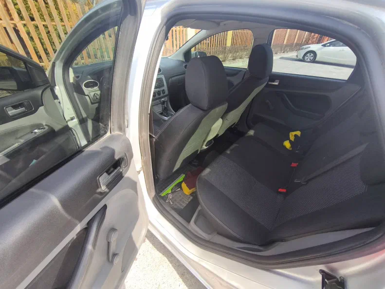 Ford Focus 2010 - 15