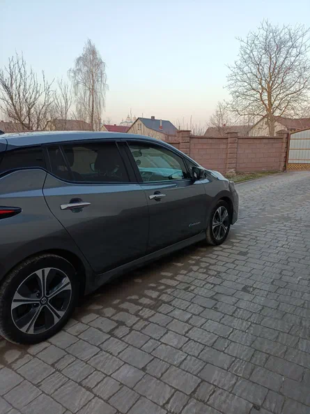 Nissan Leaf 2019 - 6