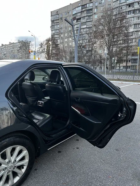 Toyota Camry 2011 - 16