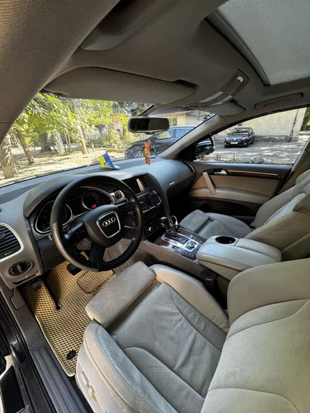 Audi Q7 2008 - 7