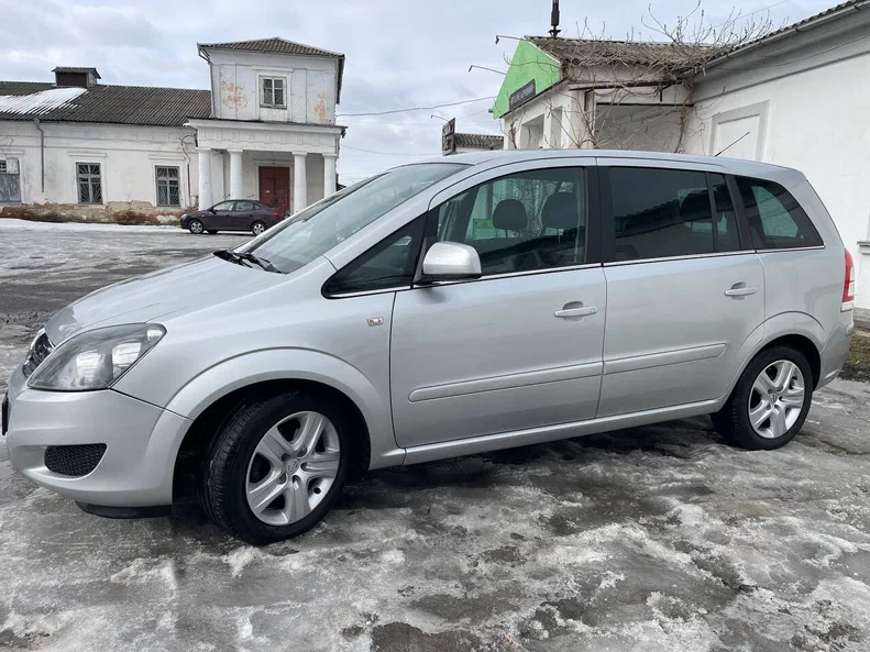 Opel Zafira 2010 - 31