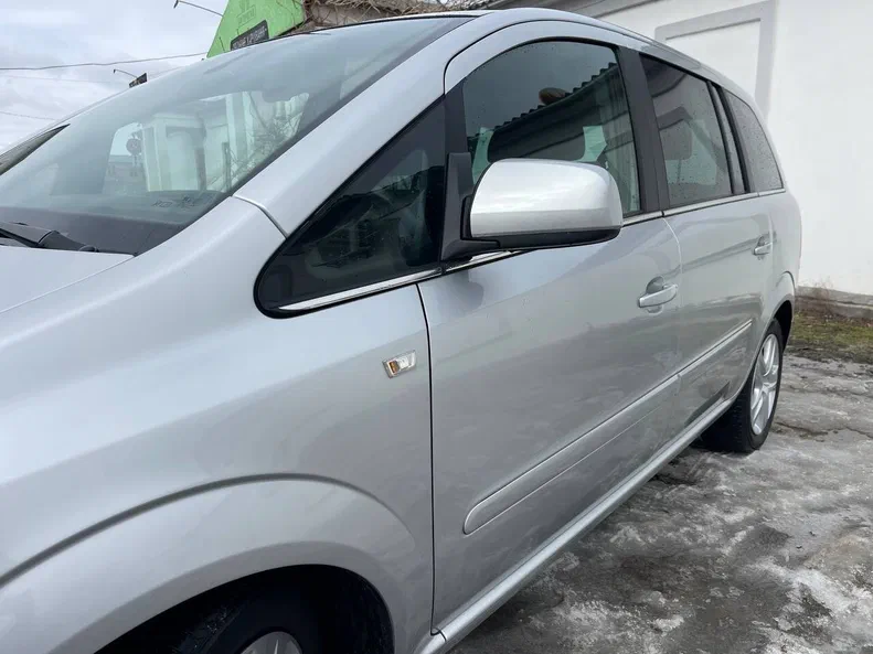 Opel Zafira 2010 - 19